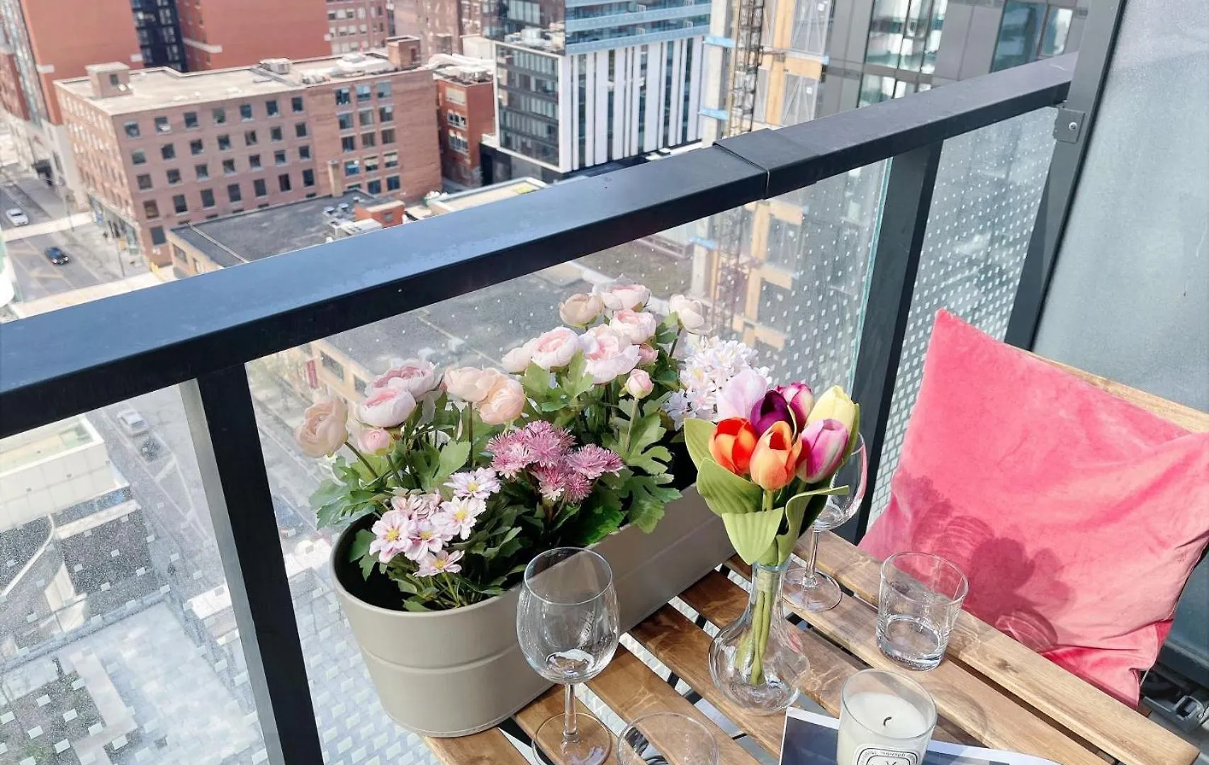 Deluxe Suites In Downtown Toronto With Amazing View Canada